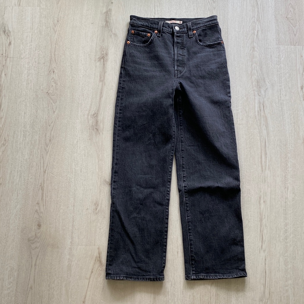 Levi’s Ribcage Straight Ankle Black 26 W 27 L